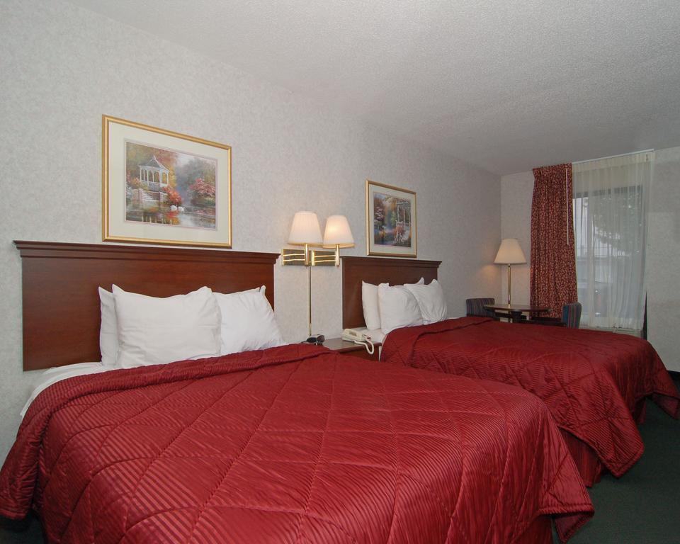 Econo Lodge Hendersonville Exterior photo